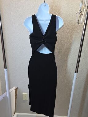 Freshman Black Twist Cutout Midi Dress